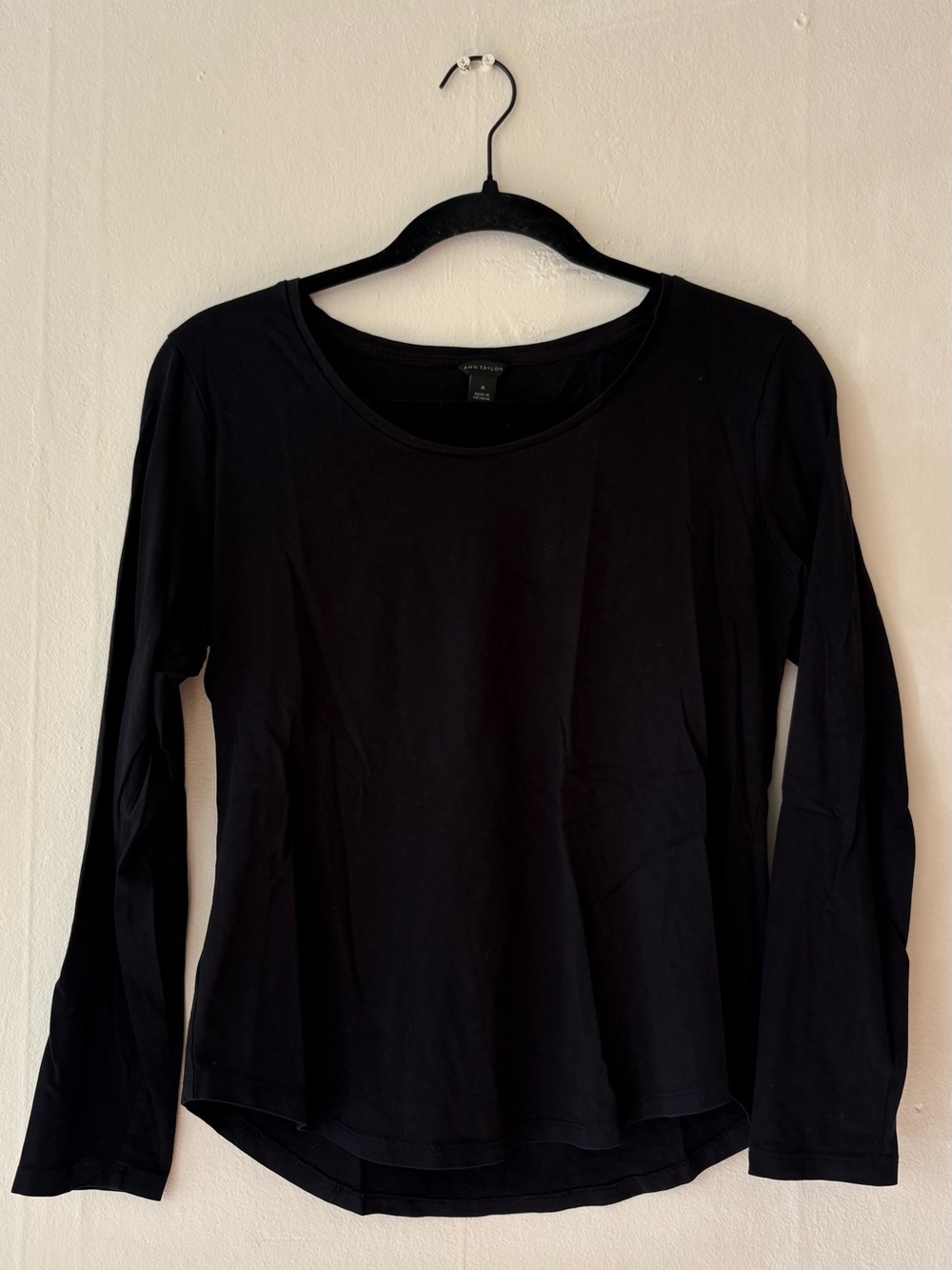 Ann Taylor Black Scoop Neck Short Sleeve Top